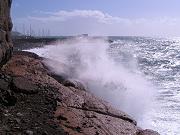heavy sea at puerto mogan 2